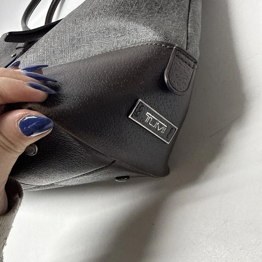 Tumi lockable villa